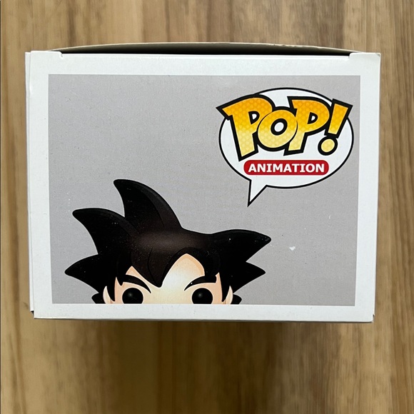 Funko Pop Dragonball Z Goku (Black Hair) #9 Hot Topic Exclusive. - Picture 5 of 6